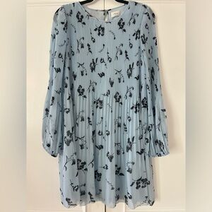 NWOT. Aritzia Wilfred Daydreamer mini dress. Size Medium.